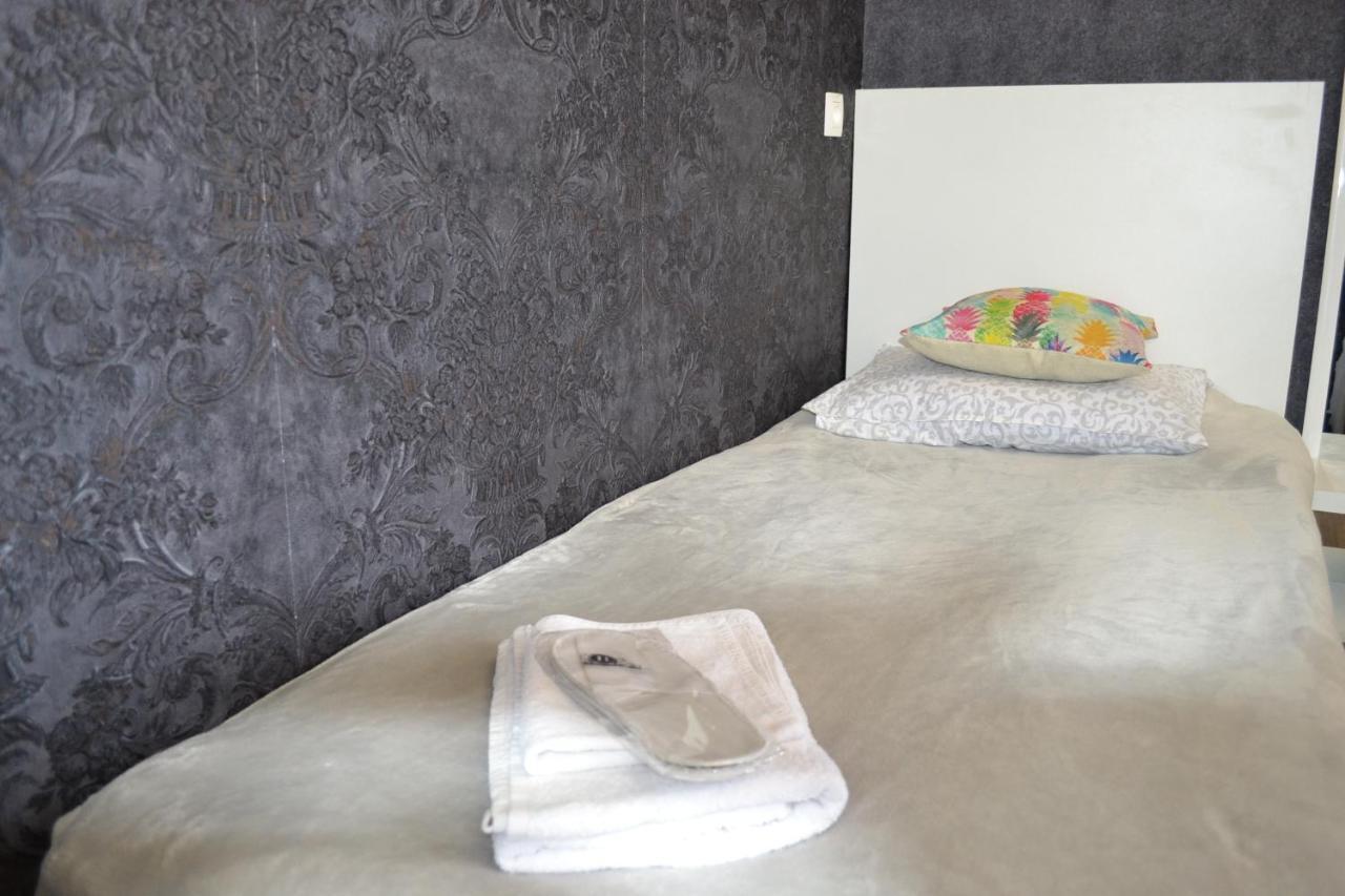 Family Apartment In Avlabari Tbilisi Exterior foto