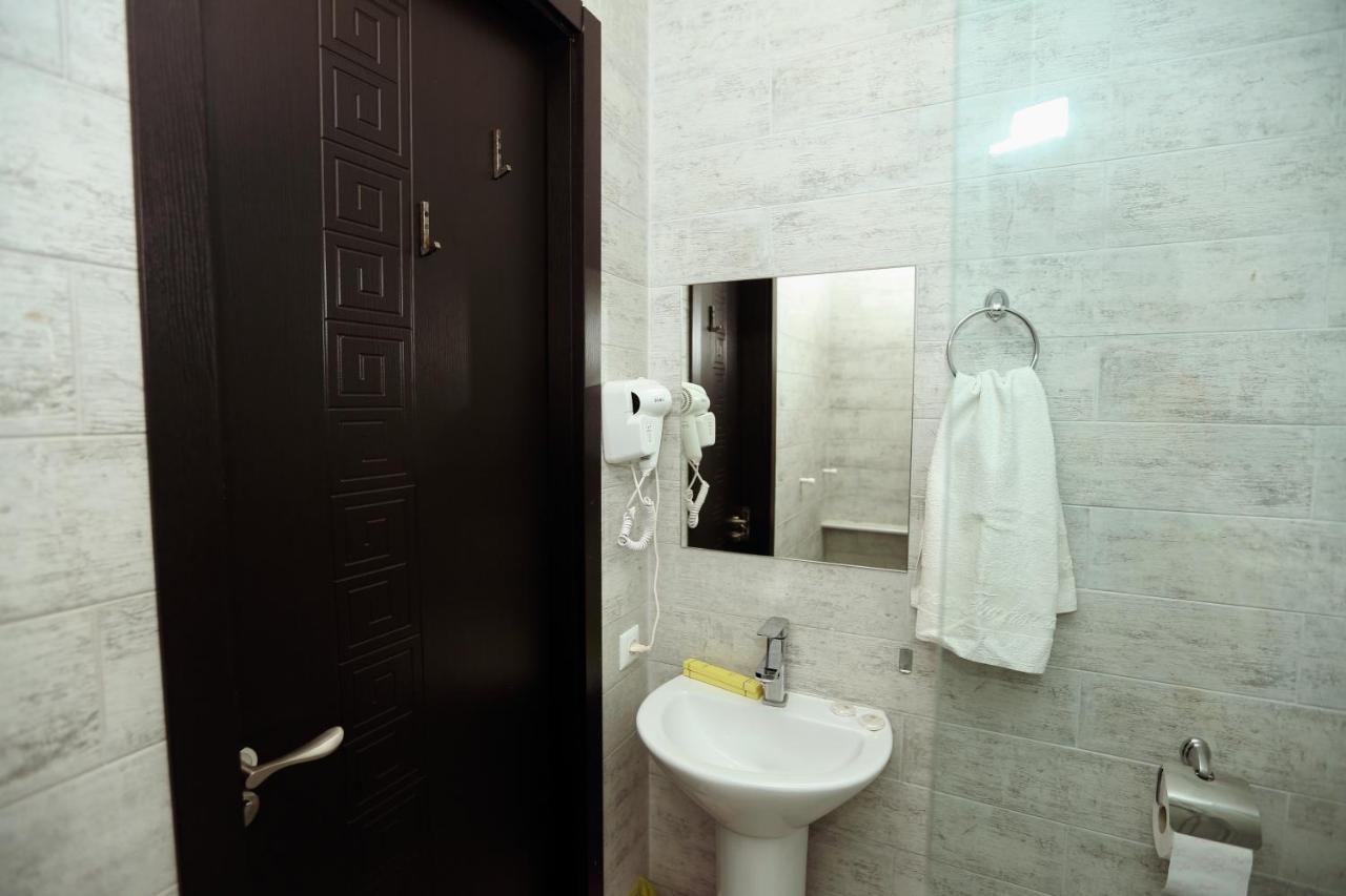 Family Apartment In Avlabari Tbilisi Exterior foto